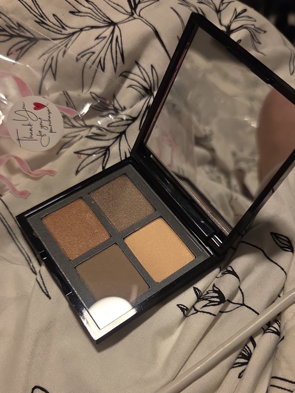 MALLY Neutral Matte & Shimmer Eyeshadow Quad - Golden NUETRALS